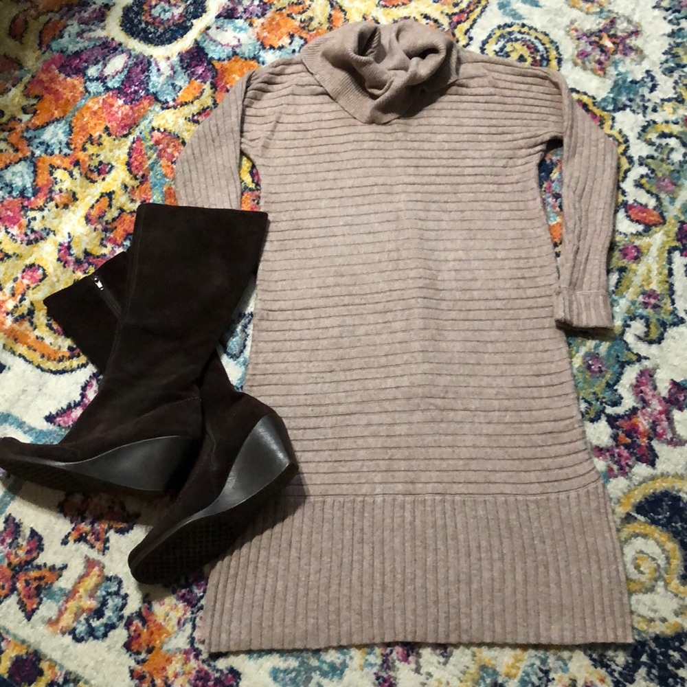 🎈Nordstrom Tan Ribbed Sweater Dress
